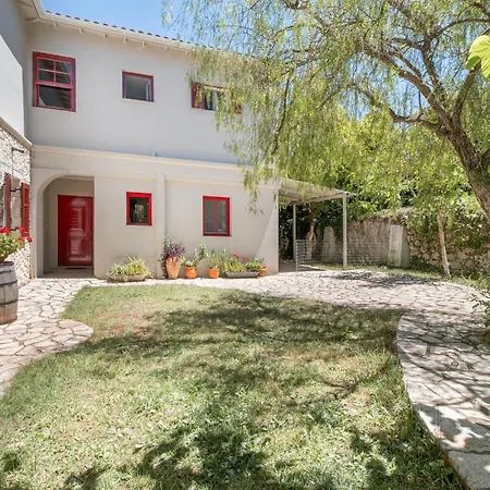 펜션 Stone House In Katouna With Garden Lefkáda