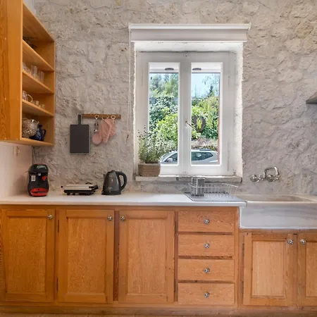Stone House In Katouna With Garden 펜션