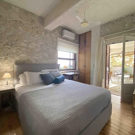 Stone House In With Garden Holiday home *