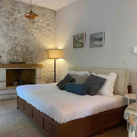 Stone House In With Garden Holiday home