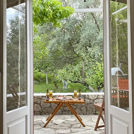 Holiday home Stone House In With Garden Katouna