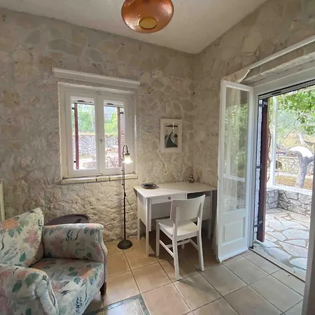 Holiday home Stone House In With Garden *