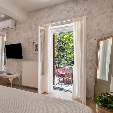 Stone House In Katouna With Garden Dom wakacyjny *