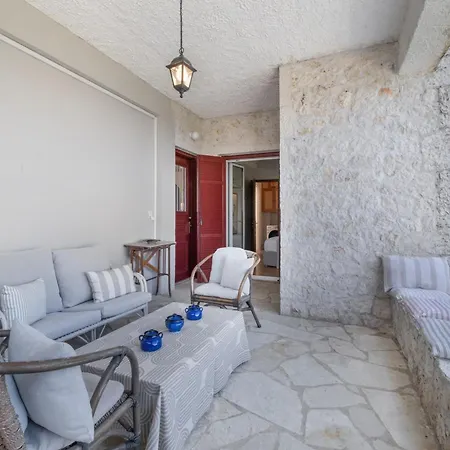 Stone House In With Garden بيت للعطل