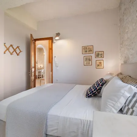 بيت للعطل Stone House In With Garden Katouna