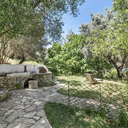 Stone House In With Garden بيت للعطل Katouna