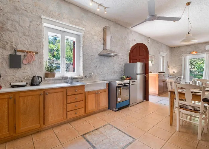 Stone House In Katouna With Garden *