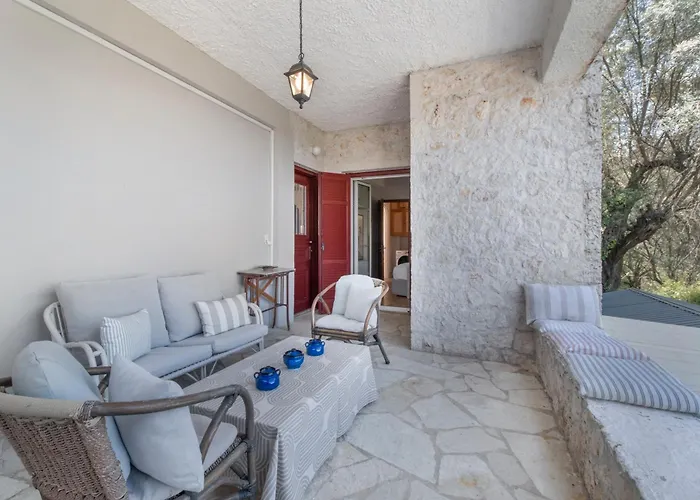 Stone House In Katouna With Garden 度假居 Lefkáda